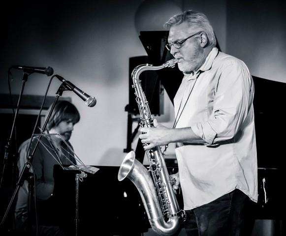 Uffe Markussen på tenorsax og Carsten Kær på piano